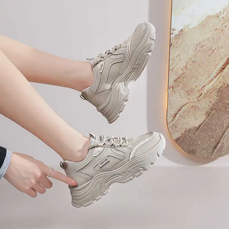 Bota de entrenamiento con plataforma con agujeros para mujer, zapatos verdes vulcanizados, zapatillas deportivas Beige, Zapato Tennes Scarp Snackers