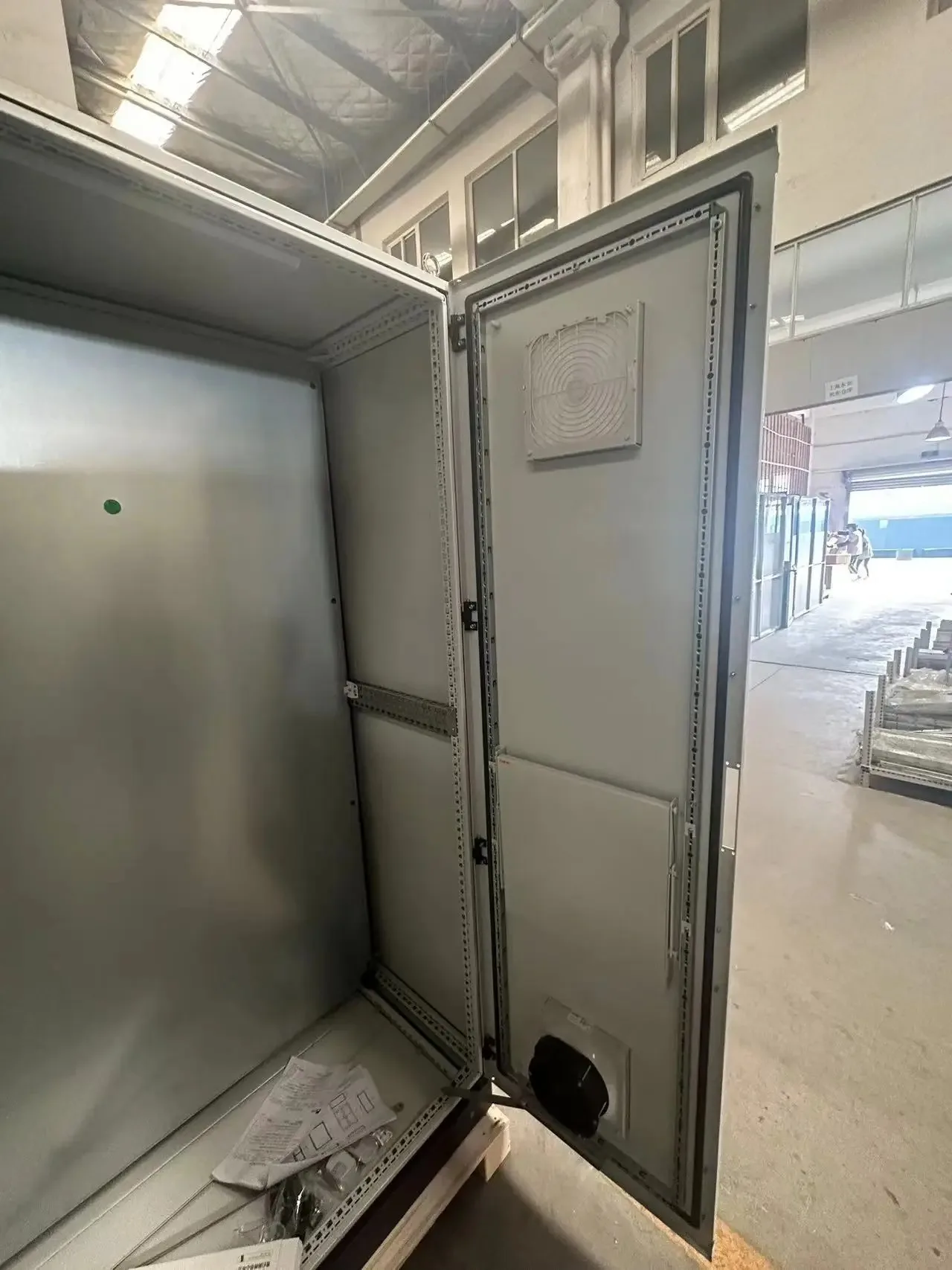 High Quality with Highly Durable Fully Customizable 4G Outdoor Telecom Cabinet Electronics Enclosure Electric Control Panel
