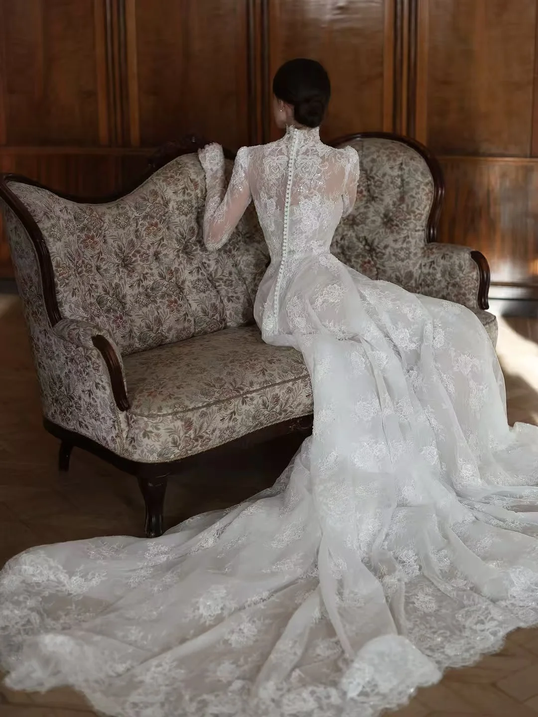 Luxuriöses Hochzeitskleid mit hohem Kragen und Spitze, lange Ärmel, A-Linie, Brautkleid mit Kathedralenschleppe, maßgeschneidert, Vestido De Novia im Dubai-Stil