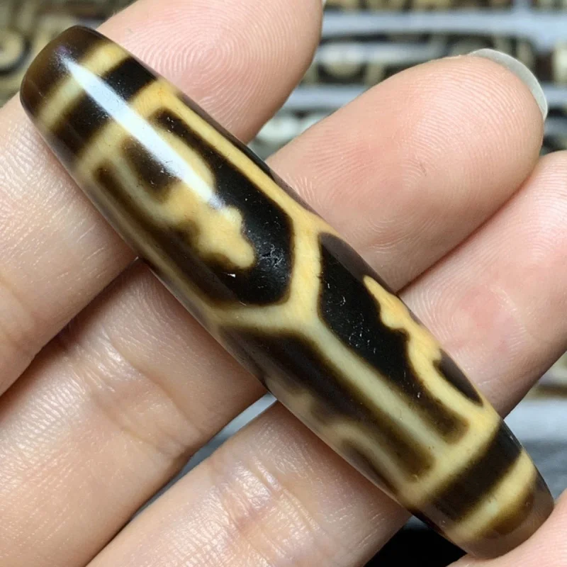 Thing One Picture Natural AgateOld Materials Teeth Yellow to Tortoise Aquarius Dzi Pendant 52.8*12.6mm