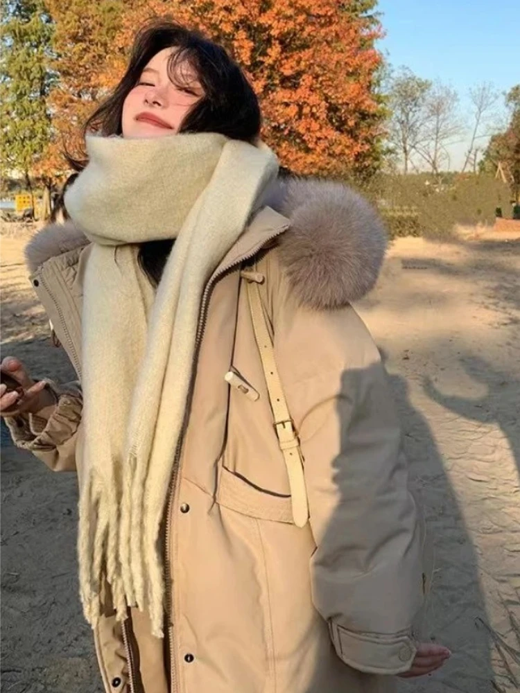 

2025 Korean Style Large Fur Collar Down Coat Winter Thermal Insulated Jacket with Tapered Waist Fashionable Warm for Outdoor