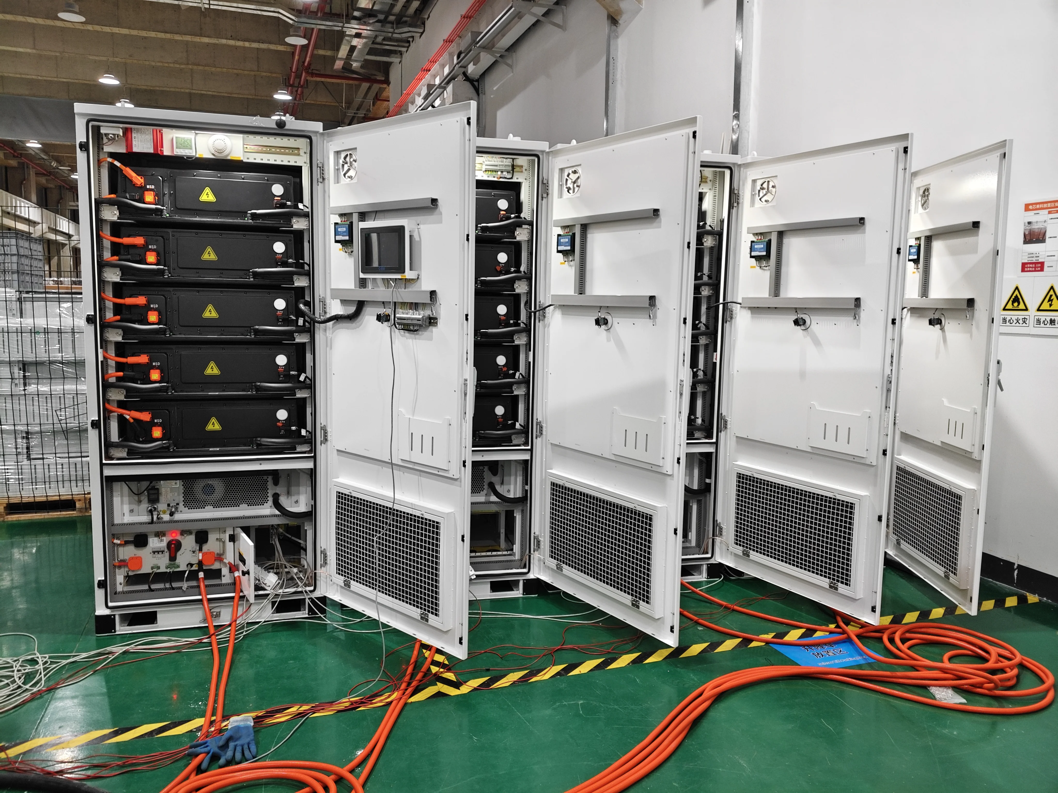 Bateria industrial e comercial de 215kwh 261kwh LFP314Ah Sistema de armazenamento de energia ESS off-grid Lifepo4 com resfriamento líquido para fábrica