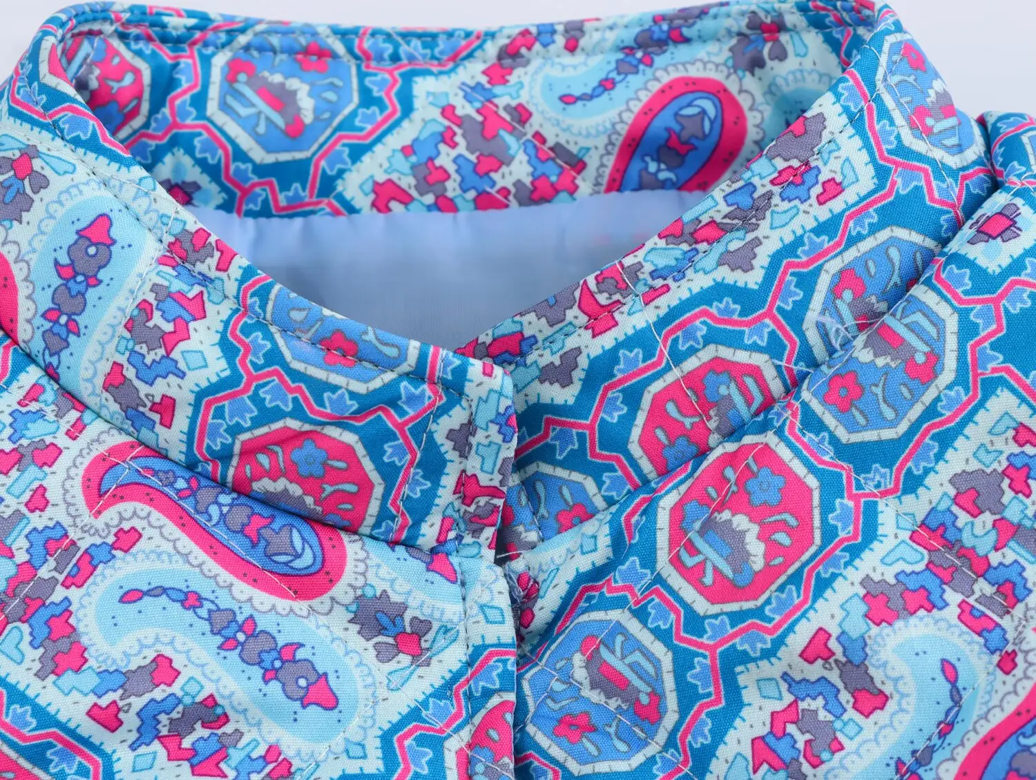 2025 nouveaux vêtements pour femmes: Style européen et américain à la mode décontracté Simple polyvalent début d'automne imprimé manteau en coton