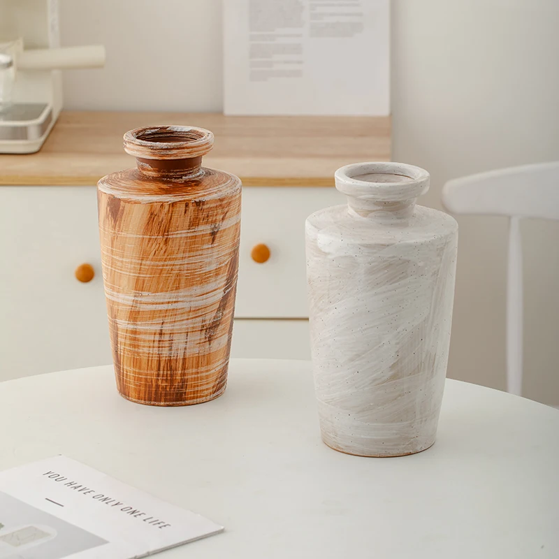 

Ceramic vase with rustic design, suitable for small-scale home decoration, ideal for adding a touch of luxury to a minimalist