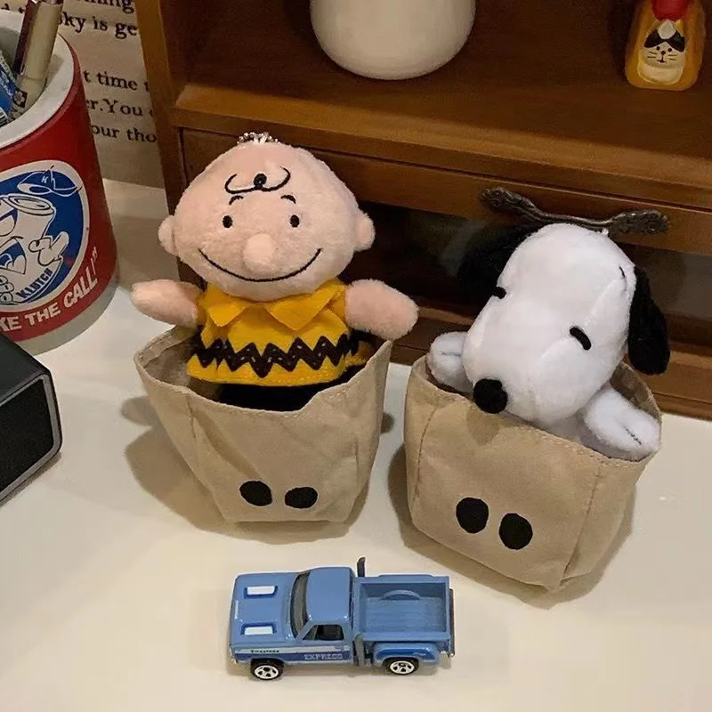 Snoopy Cartoon Plush Figure Keychain Pendant Couple Bag Hanging Decoration Children's Anime Charlie Paper Bag Head Doll Toy Gift