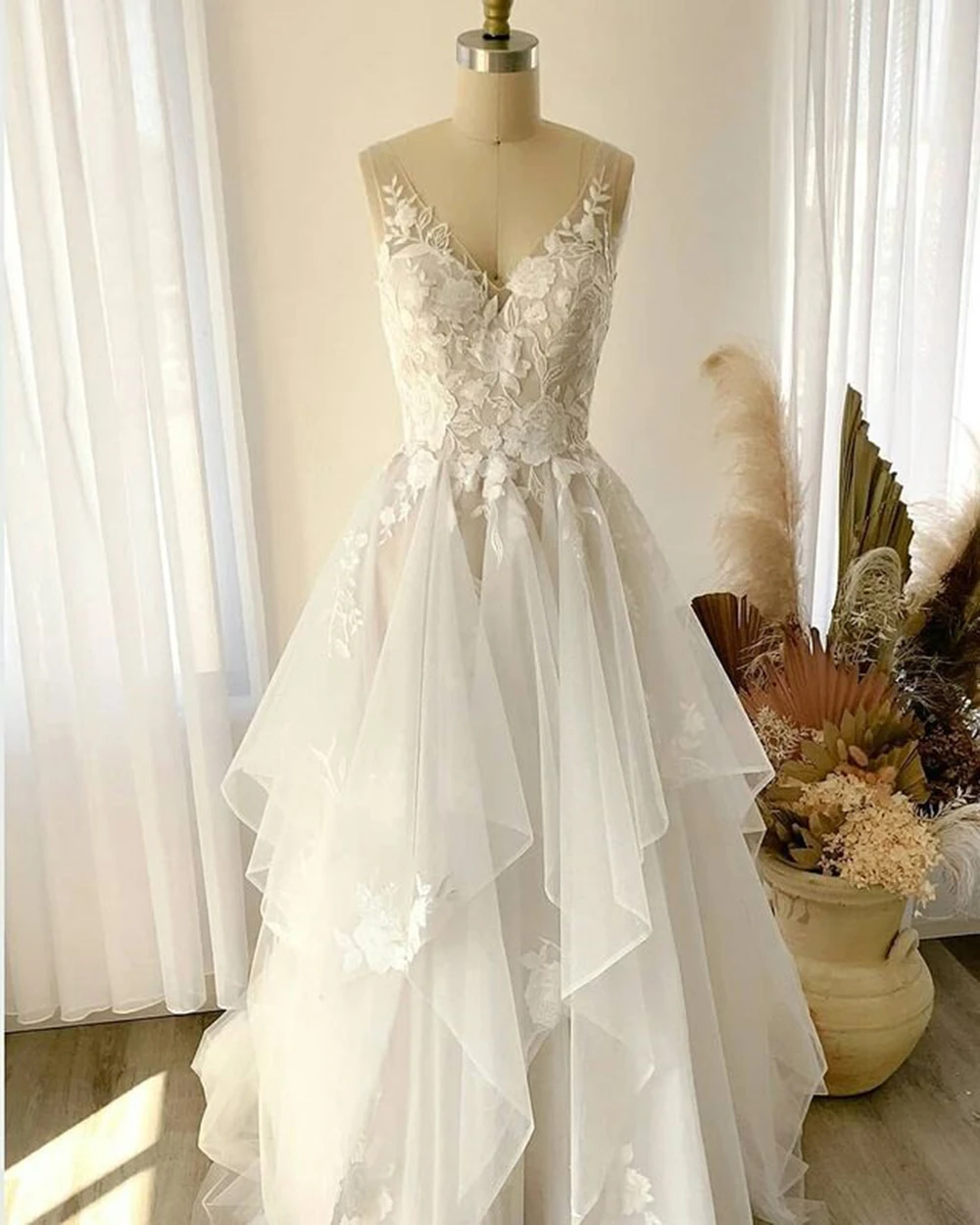 Romantico abito da donna bianco con scollo a v cinturino Vintage in pizzo foglia decalcomania cinturino in Tulle senza schienale abito da sera da ballo da sposa lunghezza del pavimento