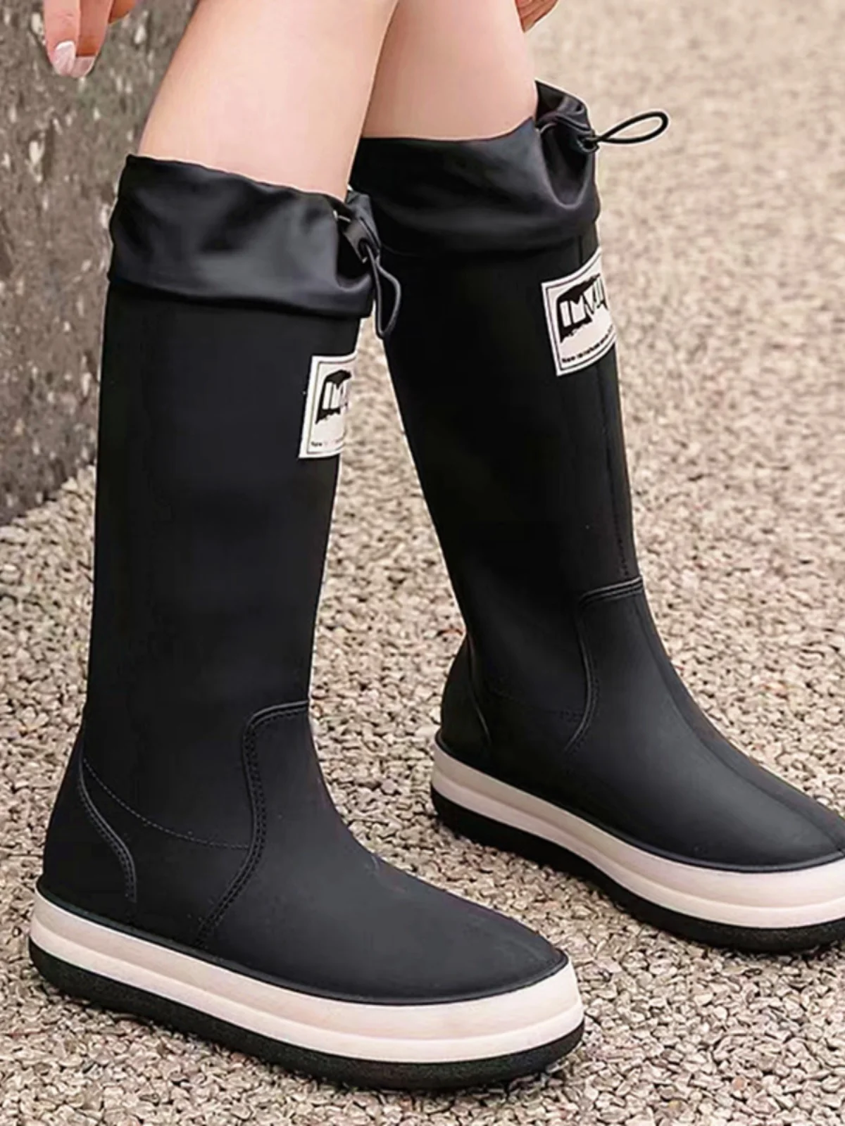

Women's Long Tube Water oes Faionable Thiened Anti-slip Wear-resistant Rain Boots Summer Seood Gathering Mouth-tied