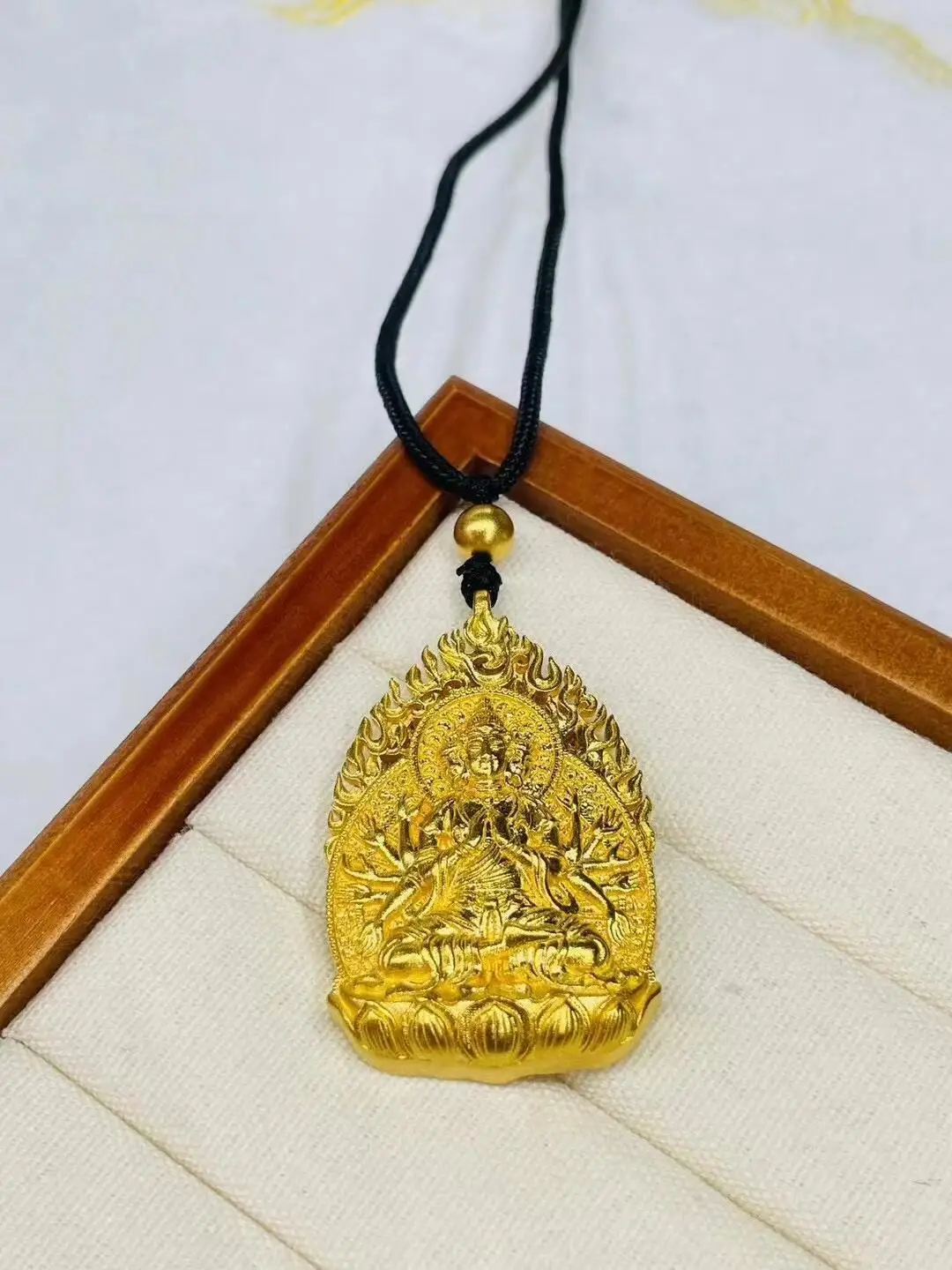 Thousand-handed Guanyin Ancient Gold Pendant Men's Filigree Buddha Statue