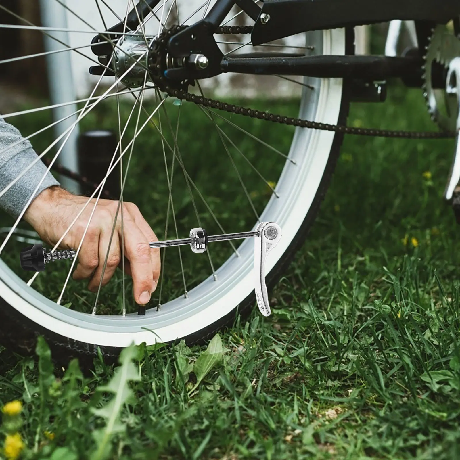 

Aluminum Alloy Quick Release Hubs 32Hole Mountain Bike VBrake Compatible Front Rear Wheel Hubs Lightweight Durable Axle
