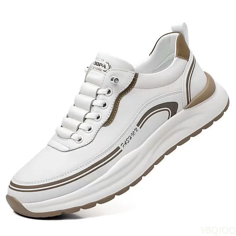 夏の新作メッシュ通気性メンズシューズ、中空デザインのカジュアルで快適なメンズフラットシューズ、ファッショナブルで多用途なスポーツシューズ