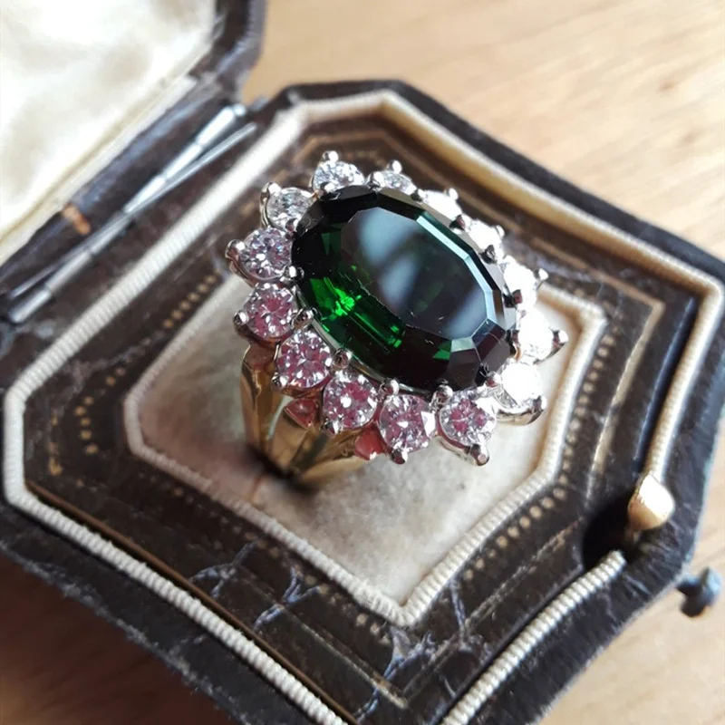 

Fashion Light Luxury Diamond Emerald Zircon Oval Ring for Women Wedding Party Jewelry Accessories