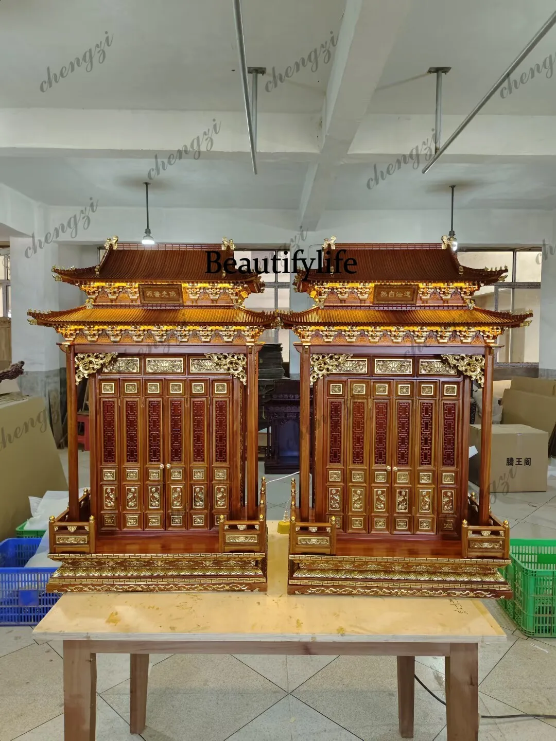 Solid wood Buddhist shrine for Taiwan household use, God of Wealth Guanyin Guan public supply cabinet shrine, roof hanging type