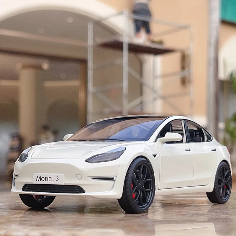 รถของเล่นโมเดล 1:24 รุ่น 3 ทำจากโลหะผสม ของสะสม รถโมเดล มีเสียงและไฟ ของเล่นแบบดึงหลัง สำหรับเด็ก เป็นของขวัญ