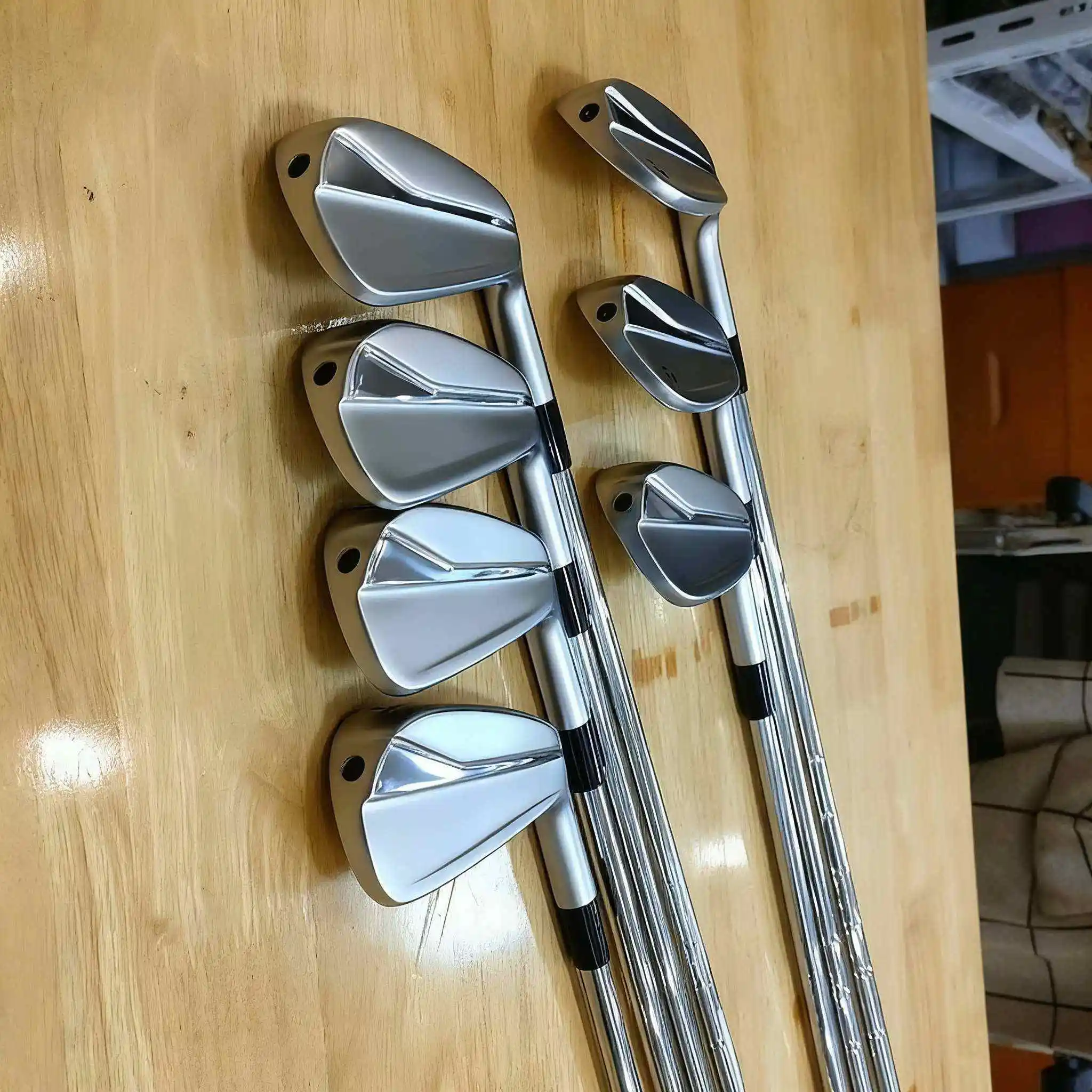 

7pcs High Quality Forged Model Golf Clubs Irons Set #4-9 PW R/S Graphite/Steel Shafts Golf Iron Set