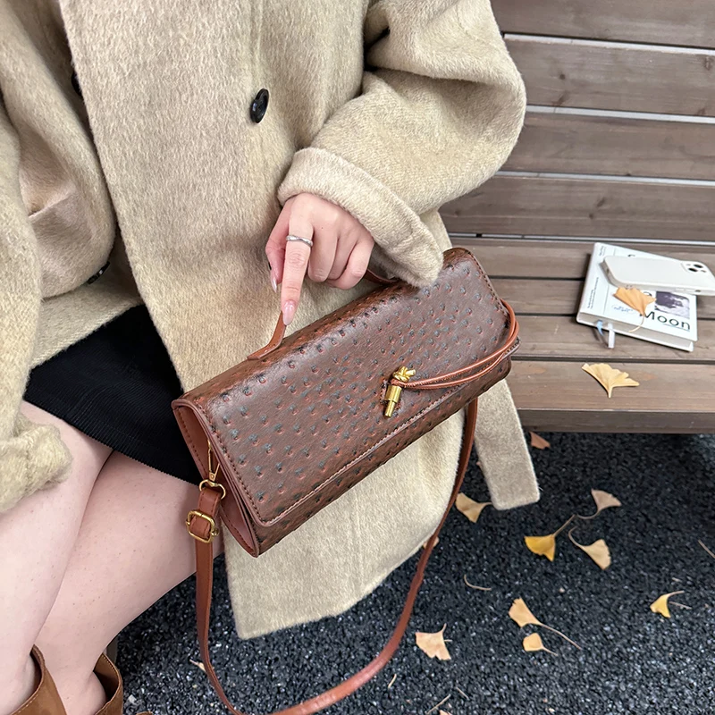 

Stylish Women Bucket Bag Faux Leather Material Drawstring Closure with Tassel Detail Compact Size for Dating Outdoor