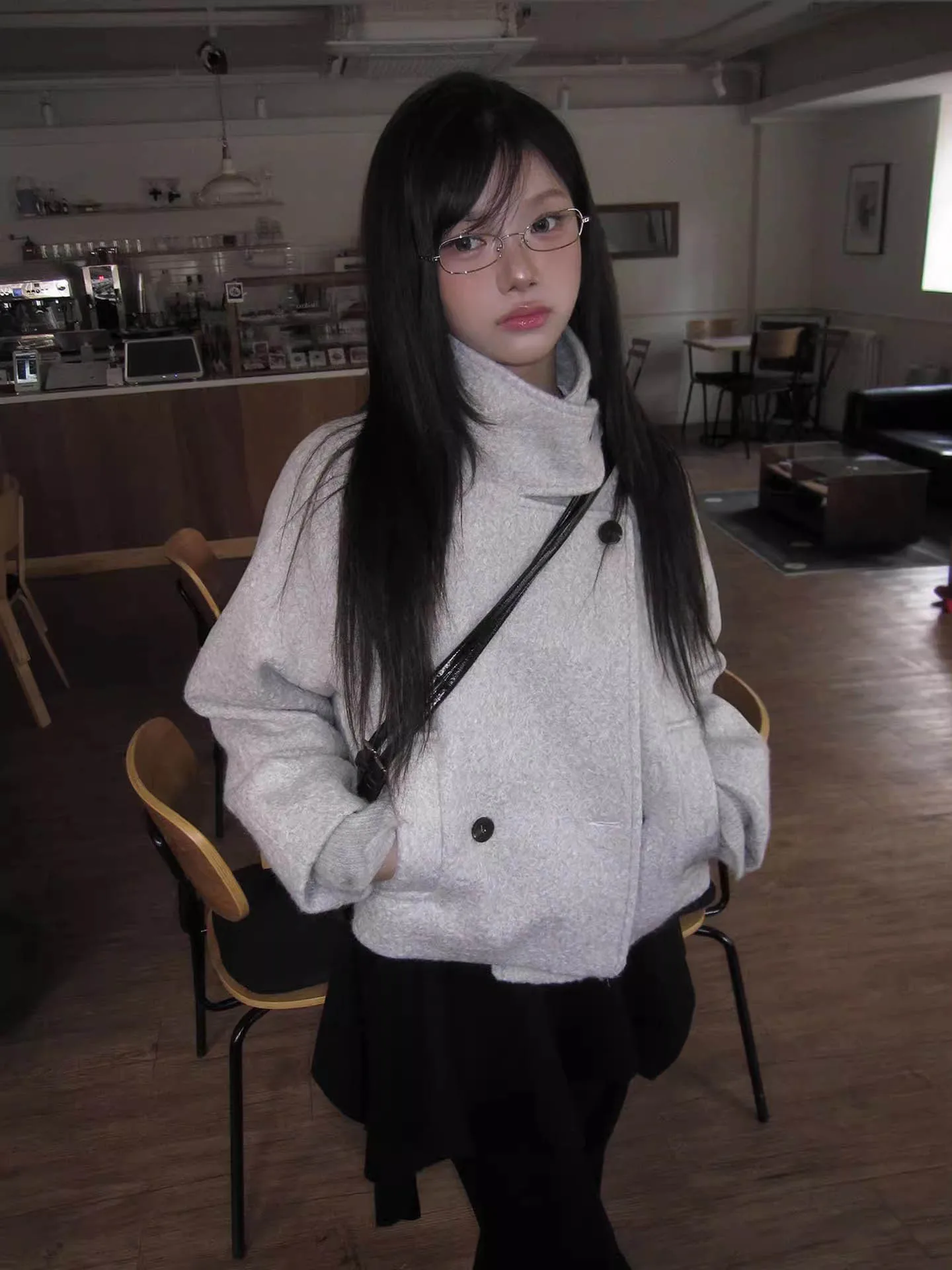 เสื้อโค้ทขนสัตว์สีพื้น ปกตั้ง กระดุมสองเม็ด สไตล์เรโทร ใส่ได้หลายโอกาส ทรงหลวม ไซส์เล็ก สำหรับผู้หญิง ฤดูใบไม้ร่วง ฤดูหนาว รุ่นใหม่