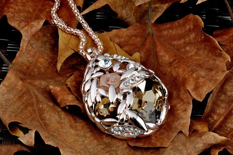 

New sector Original leaf Crystals from Austrian Opal Choker clothes Necklaces Jewelry For Women