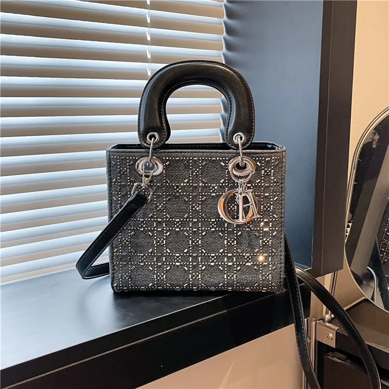 

Elegant Leather Vintage Clutch Mini Bag For Women With Minimalist Solid Color And Business Style