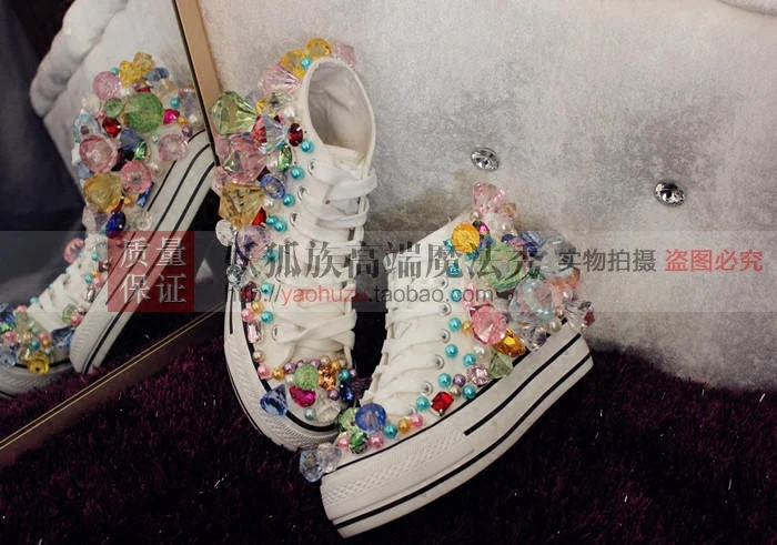 Canvas Little White Shoes Candy Big Jewel Sweet Random Colored Gemstones The color of gemstones is random and irregular Sneakers