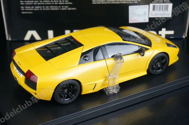 Autoart 1:18 LP640-4 SV Yellow Simulation Limited Edition All Open Alloy Metal Static Car Model Toy Gift