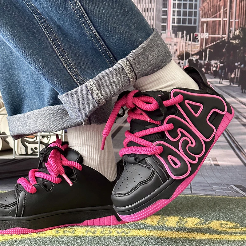 2024 Nero Rosa Lettera Coppie Scarpe da skateboard Piattaforma low-cut Scarpe da ginnastica da uomo Scarpe sportive da donna stringate di alta qualità invernali