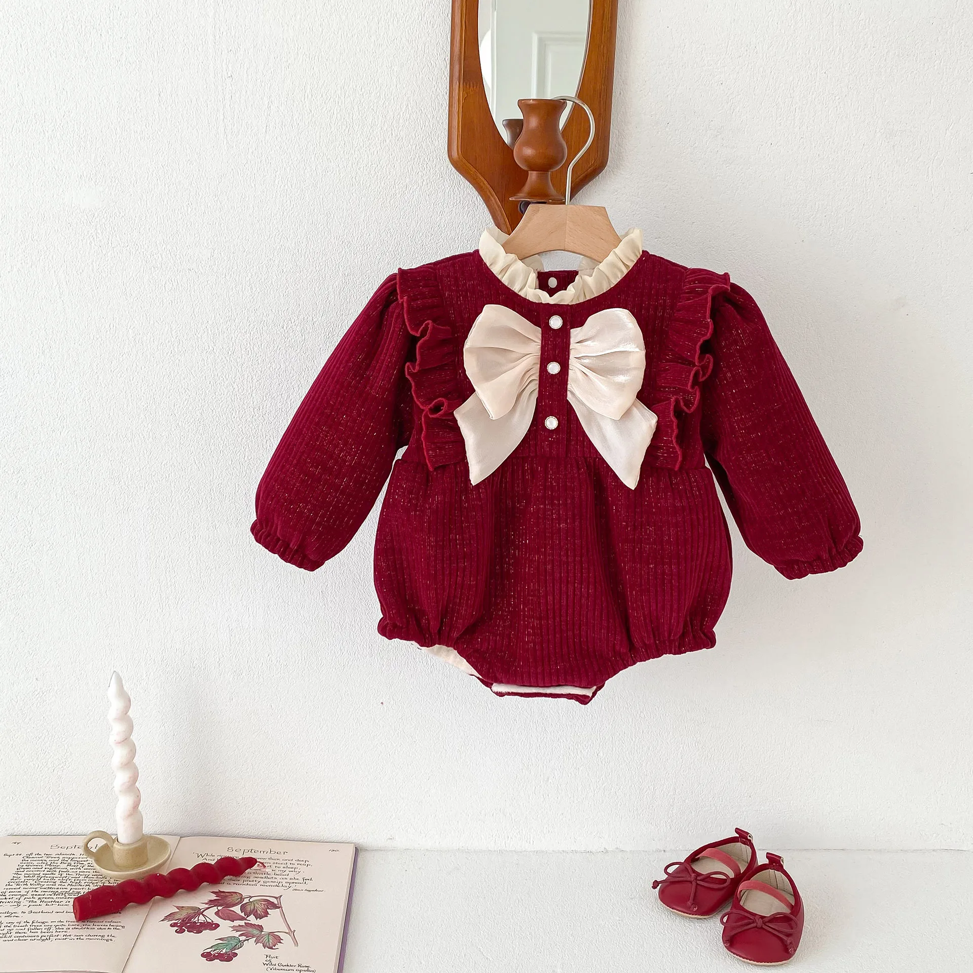 New Baby Clothes for Autumn and Winter in 2025 with Plush Jumpsuit for Girls Sweet Princess and Climbing Clothes
