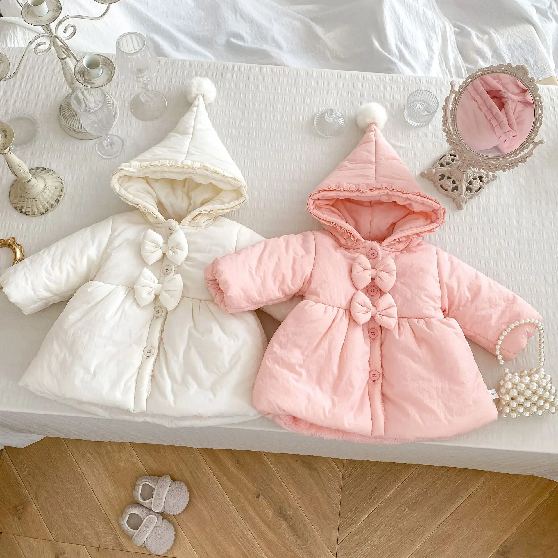 

2024 Winter New Baby Girls Cute Sweet Bow Warm Coat Plus Velvet Thick Infant Cotton Padded Jacket Solid Kids Fleece Hooded Coat