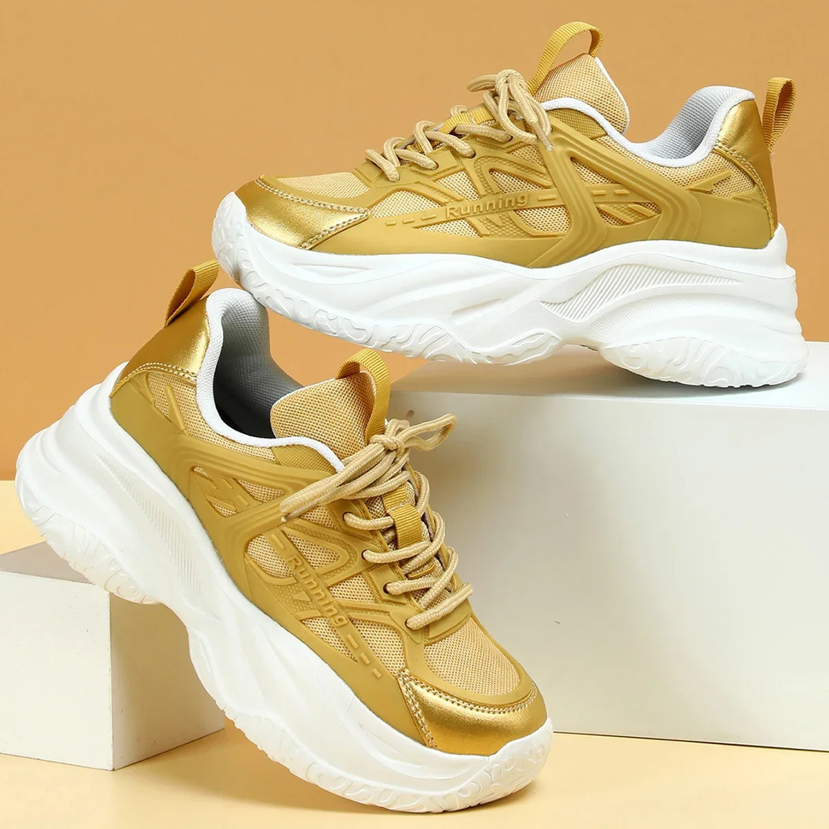 Scarpe da corsa sportive Unisex con aumento dell'altezza scarpe da ginnastica da passeggio atletiche da donna in oro comode scarpe da passeggio da viaggio da uomo