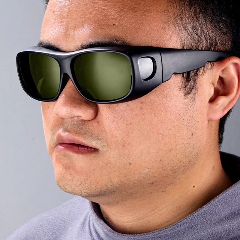 Professional Welding Goggles for Welders, Multi-functional Anti-splash and Anti-strong Light Wrapping Welding Goggles