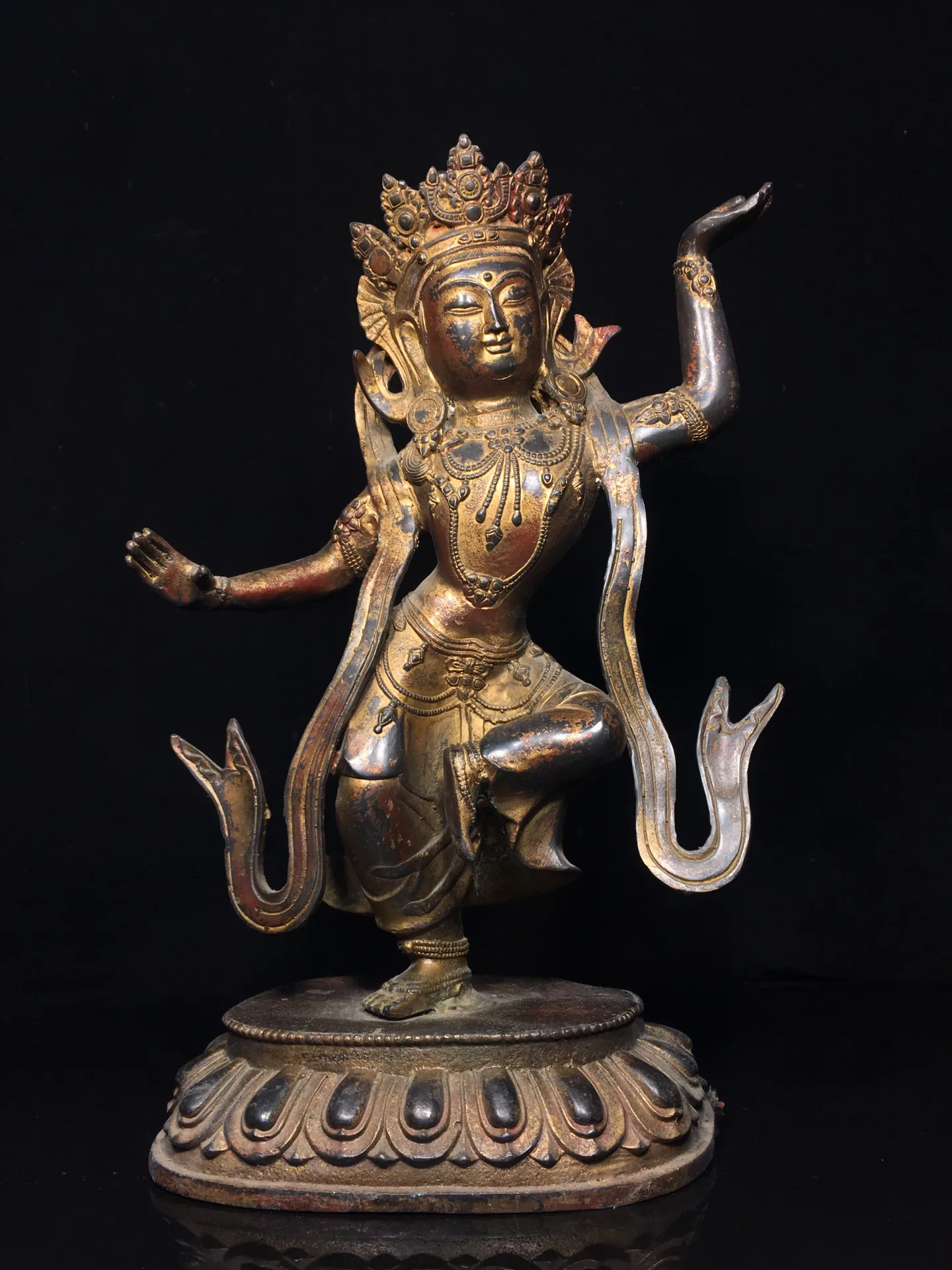 

16-дюймовая тибетская коллекционная статуя: старинная бронзовая позолоченная зеленая Тара, Тара-Танцующая, стоящий Будда, для зала поклонения