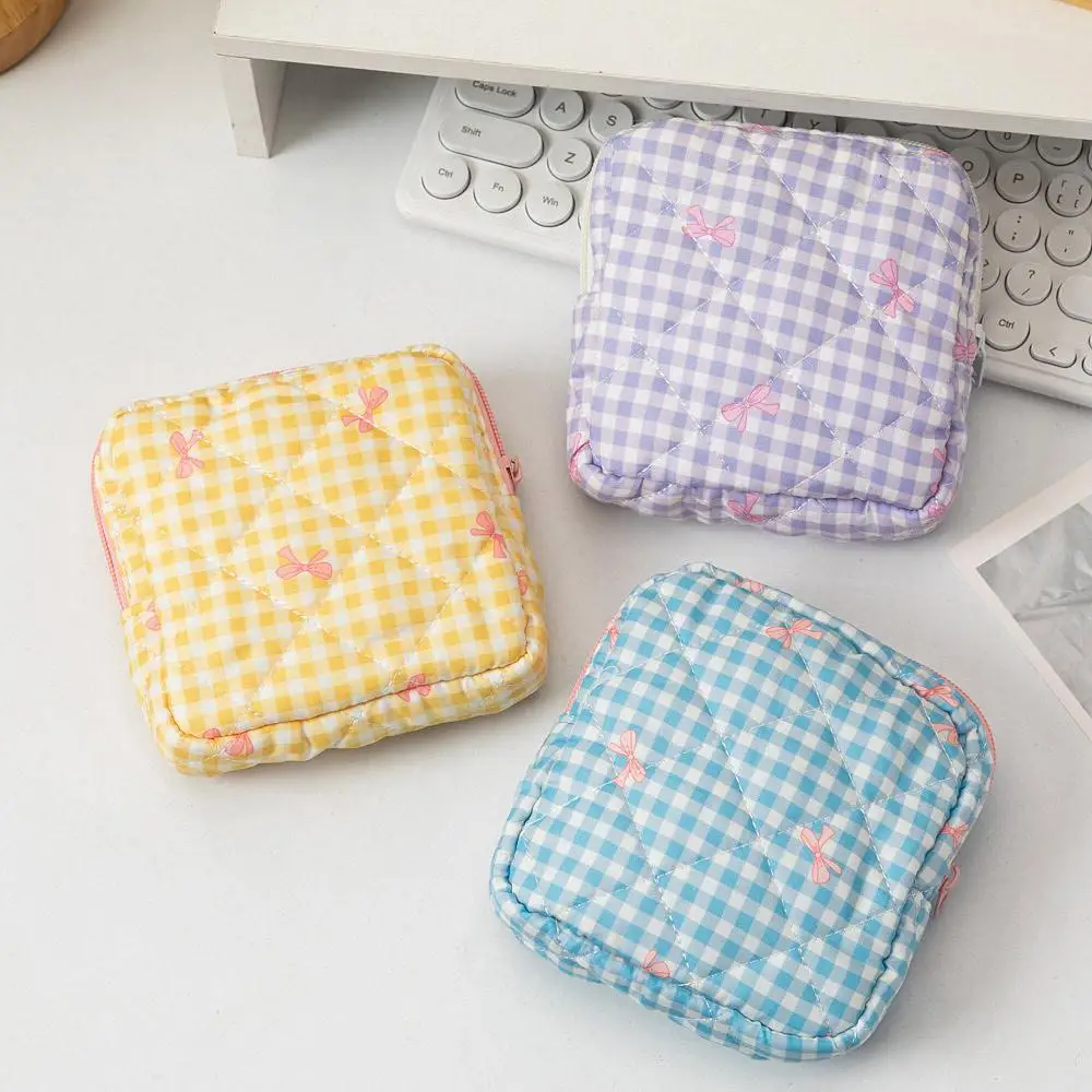 

Classic Heart Bow Pattern Coquette Makeup Bag Travel Puffy Cosmetics Storage Bag Cotton Women's Small Clutch Bag