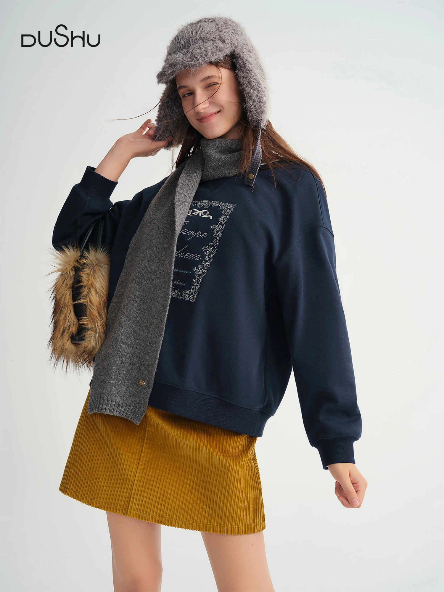 

DUSHU Autumn Winter 2025 Women's Retro Embroidered Oversized Sweatshirt - Long Sleeve Round Neck Casual Pullover Streetwear Top