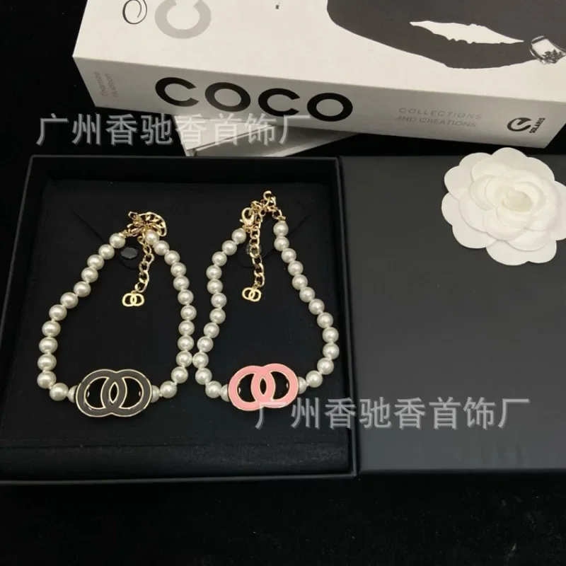 

Новое летнее милое розовое эмалированное жемчужное ожерелье, темпераментная универсальная цепочка на ключицу с высоким смыслом для женщин