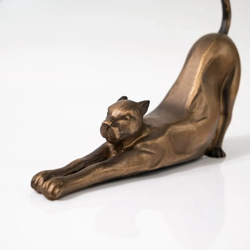 Creative Cheetah/Greyhound Metal Statue Desk Decoration Ornaments Minimalist Abstract Animal Sculpture Room Aesthetic Decor