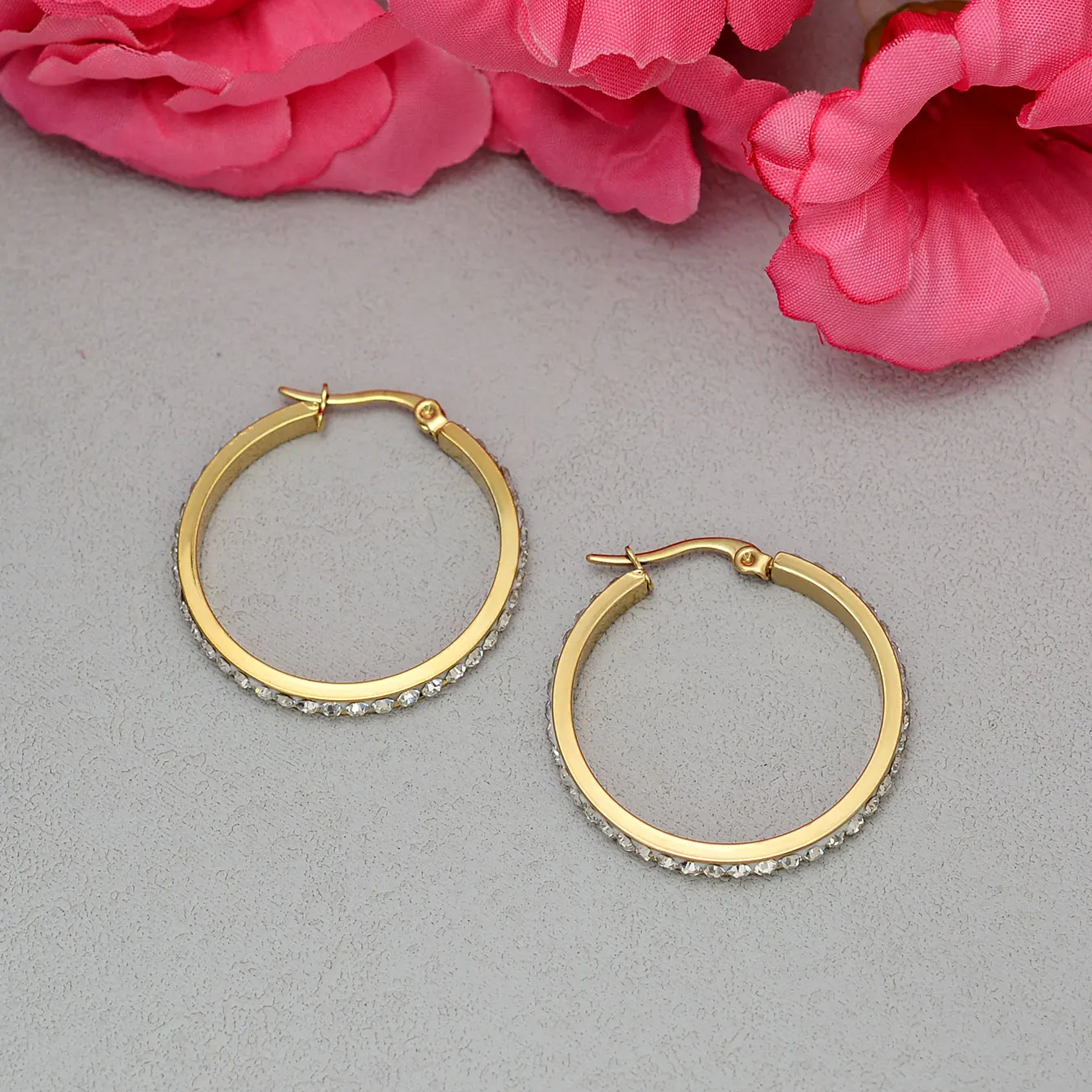 2024 Fashion Simple Zircon Round Hoop Earrings for Women Stainless Steel Circle Huggie Earring Female Wedding Party Jewelry Gift