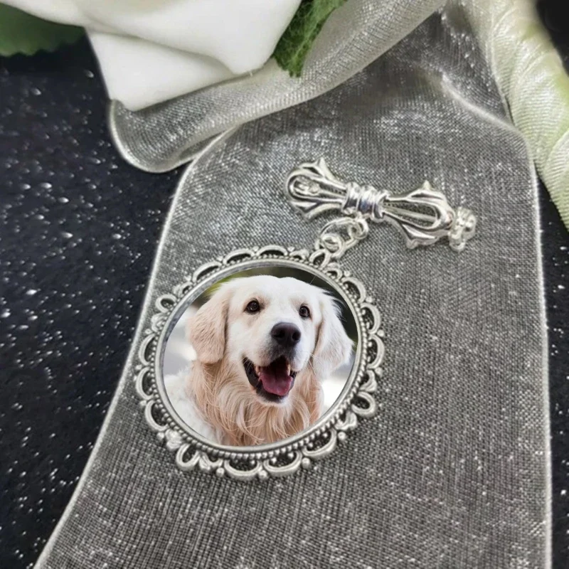 Non Customizable Wedding Picture Pin Photo Frame Lapel Pin Lacy Oval Brooch Jewelry Gift for Christmas