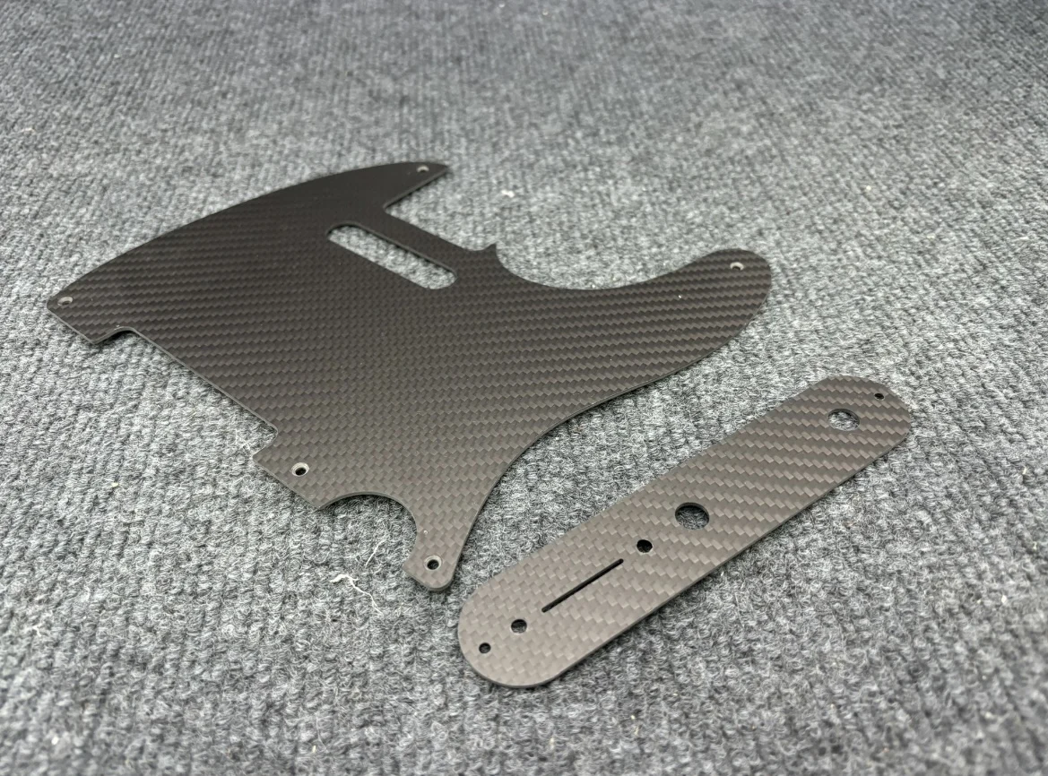 A Set of Electric Guitar Pickguard Real Carbon Fiber Pickguard Control Plate with Screws for T L Guitarra in High Quality