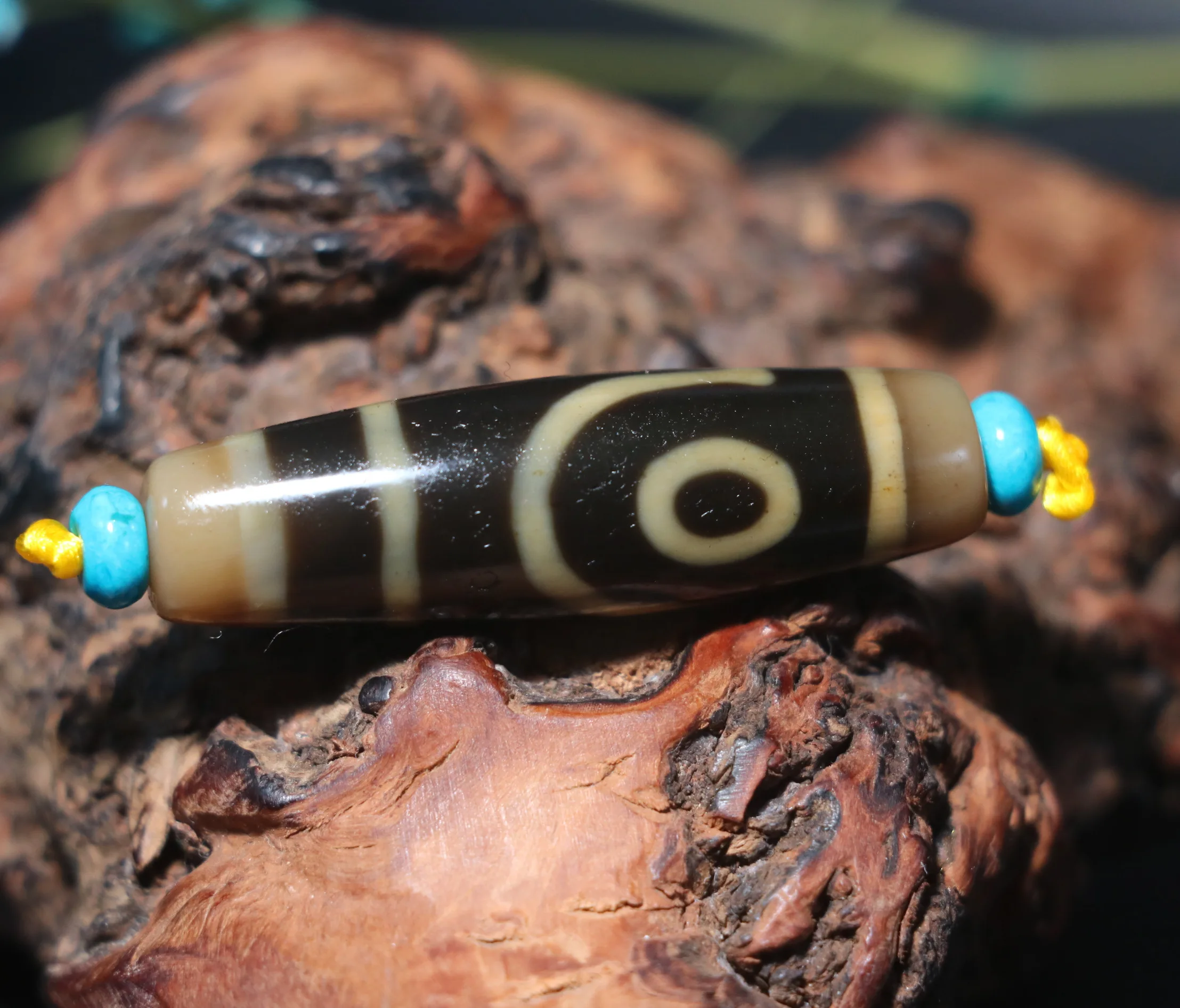 Energy Tibetan Old Agate Ivory Color Cinnabar Dots Ruyi 2 Eyed dZi Bead Top 4A+ Amulet Pendant Precious Gemstone Jewelry