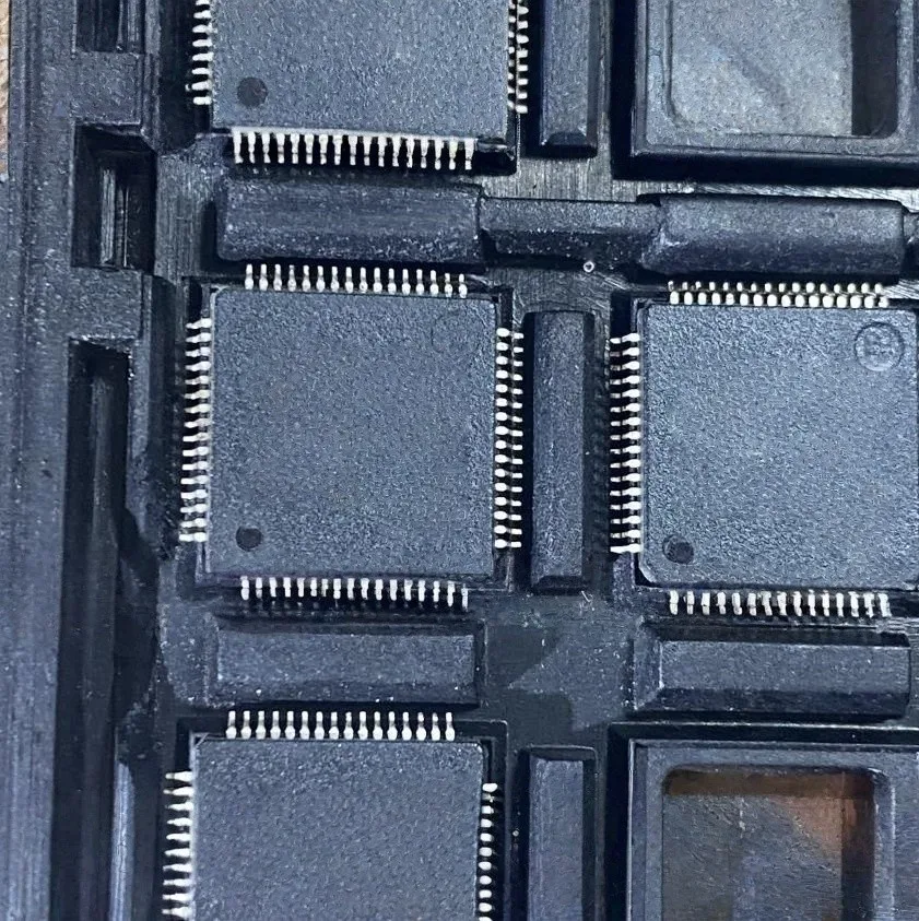 1-100PCS CY7C1370D-167AXI CY7C1370D EPF10K50SQC240-3N PVI-2003A MM74HCT04M 74HCT04 MM74HCT