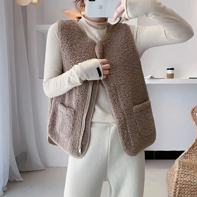 

X2094 Autumn Winter Polyester Sherpa Waistcoat For Women Sleeveless Faux Fur Outerwear Zipper Vest Coat