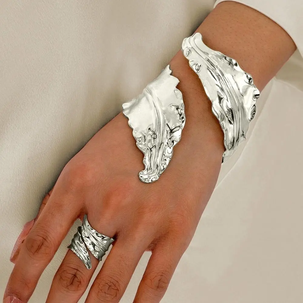Fashion Vintage Pleated Leaf Bracelet Spiral Opening Gold Ring Set Adjustable Jewelry Accessories For Women Girls