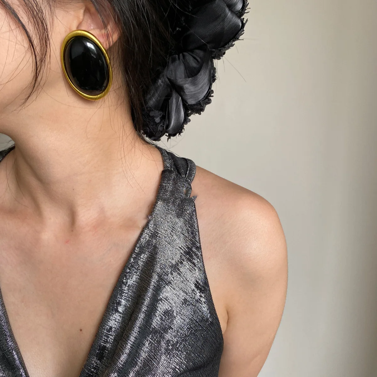 HUANQI Vintage Red and Black Oval Resin Earrings for Women Girls Fashionable Personalized Exaggerated Jewelry Metal Gifts