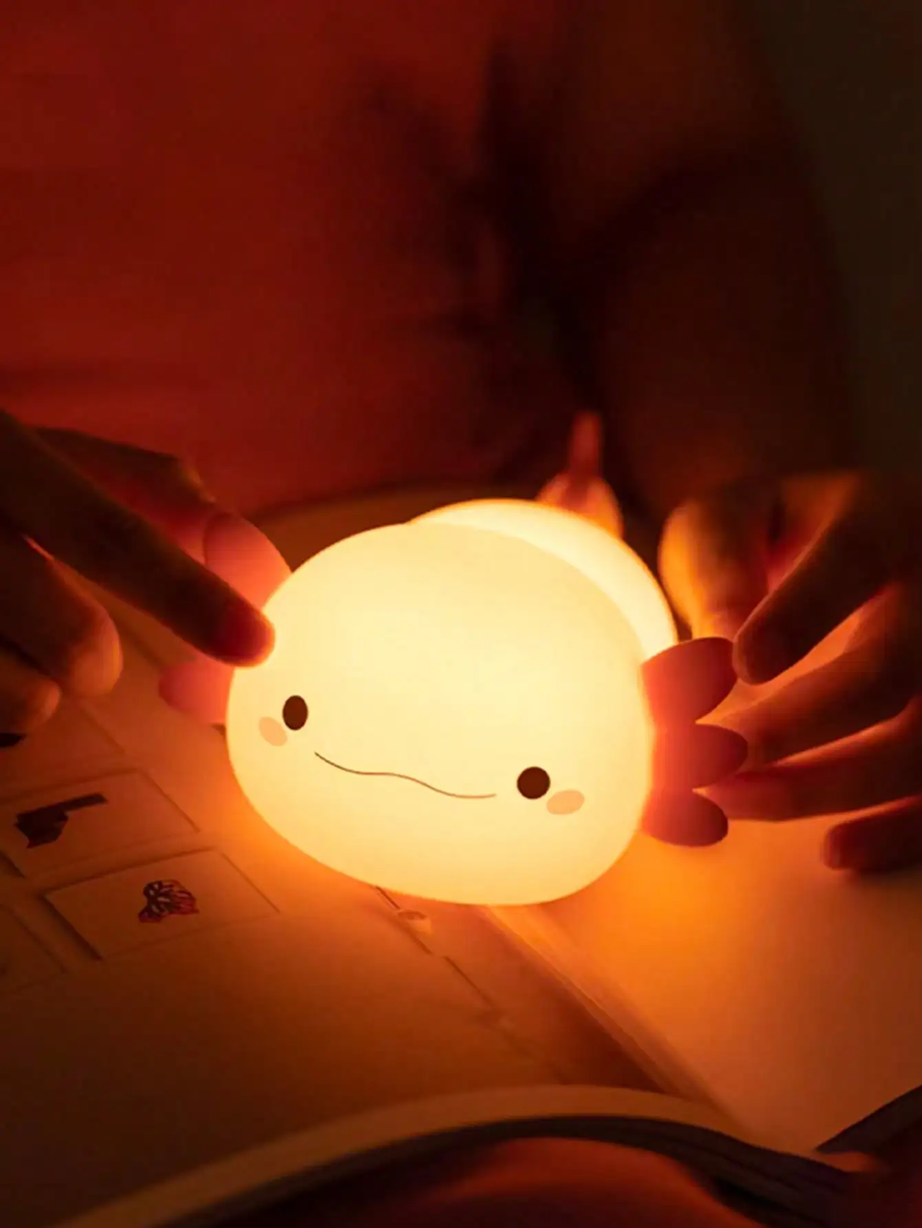 Creative Salamander Silicone LED Tap Light, 3 Brightness Levels, Long-Lasting Battery for Home & Gift