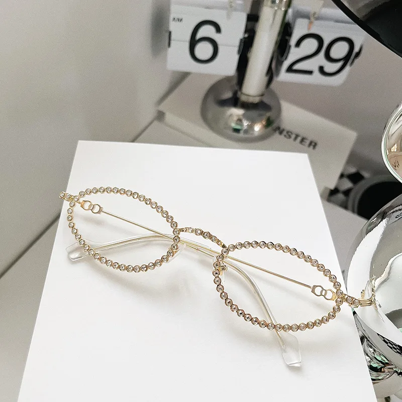 Crystal Stones Decoration Sunglasses for Men Women Oval Shape Designer Sunglasses Fashion Trendy Outdoor Sun Glass
