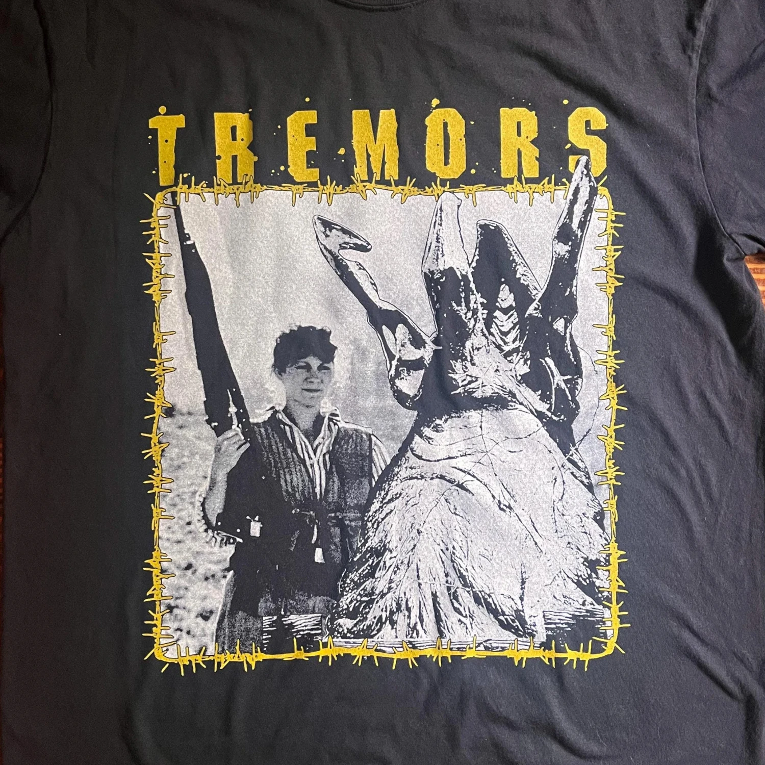 Tremors Graboid Monster Movie T Shirt for Men Women Retro 90s Horror Comedy Graphic Tee Vintage Streetwear Casual Top