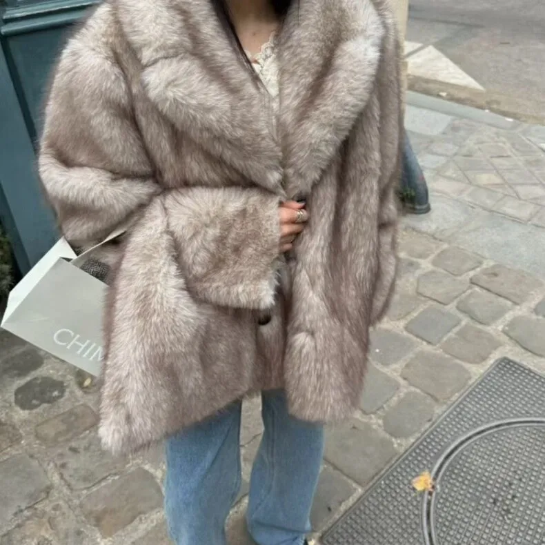 

Fashion Soft Plush Half Moon Bags for Women Designer Fluffy Faux Fur Lady Handbags Luxury Small Tote Female Winter Purses