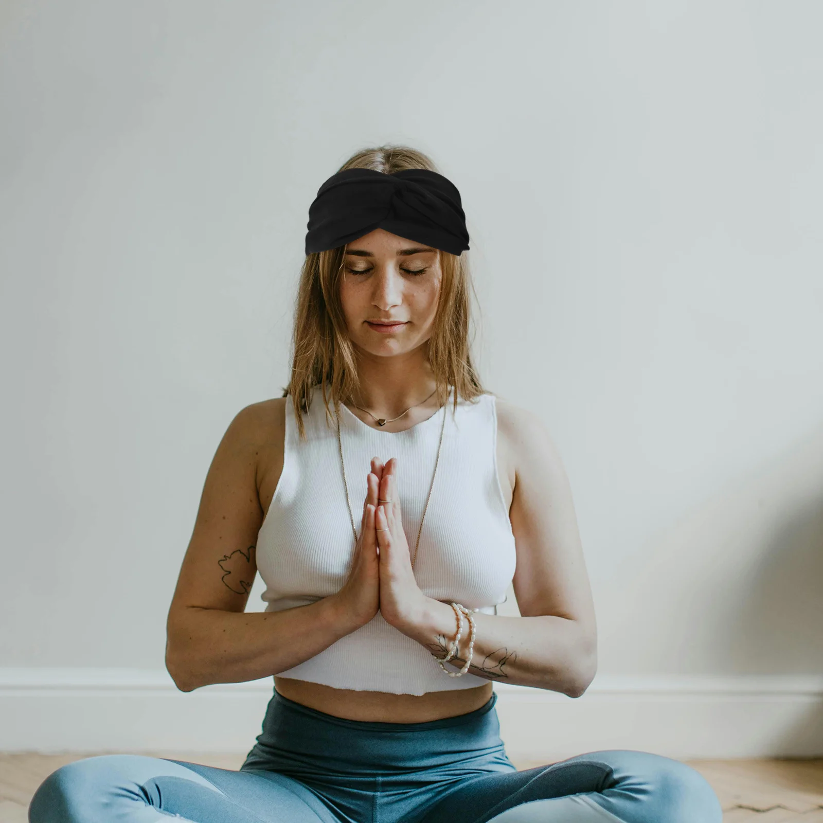 

4Pcs Wide Knotted Twist Elastic Yoga Headbands Sweat Absorbing Workout Sports Turban Headwraps Women Head Wraps for Locs