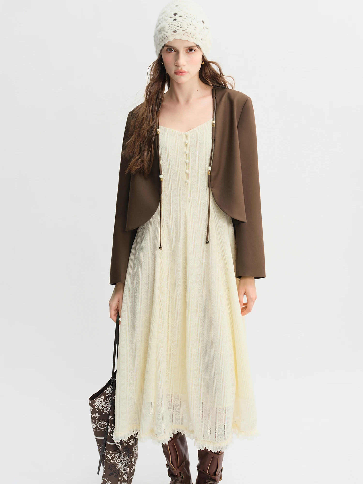 DUSHU PLUS ขนาดผู้หญิง Beaded String Design โค้ง Hem เสื้อแจ็คเก็ตสั้น 2025 คอลเลกชันฤดูใบไม้ร่วง Slimming Elegant 25DS83323