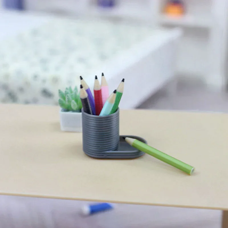 1 ensemble 1:12 maison de poupée Miniature maison de poupée porte-stylo + 6 crayons de couleur ensemble poupée décor à la maison semblant jouer maison de poupée papeterie jouets