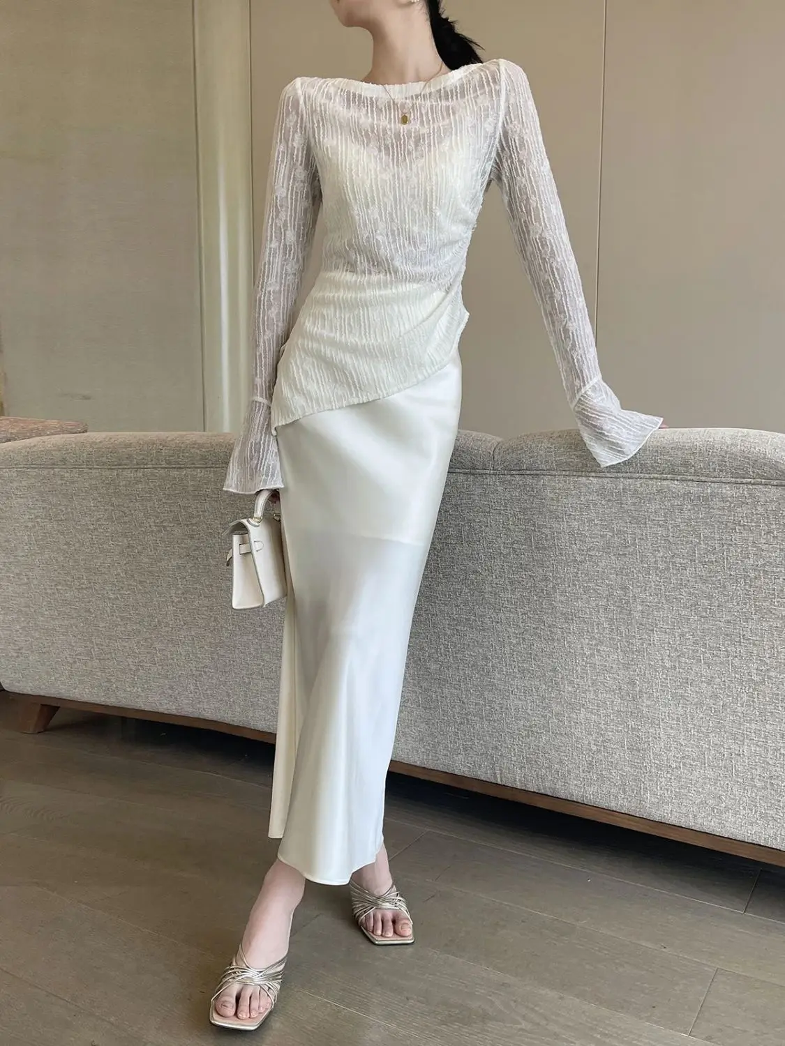 

Irregular Thin Hollow Lace Sunscreen Blouse Women's Summer New Slim and Thin Round Neck Horn Sleeve T-shirt Top